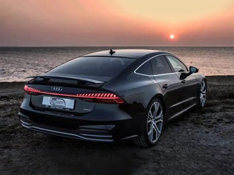 Audi A7: Спортивный спортбэк с купеобразным силуэтом.